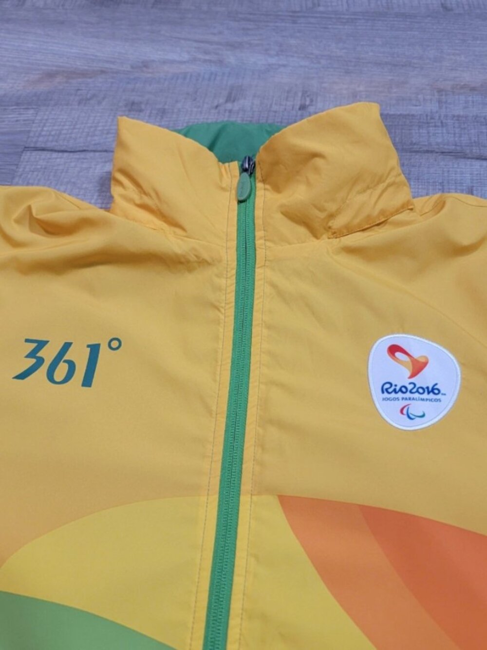 Rio 2016 Olympics Jacket Mens Large Volunteer Hooded Windbreaker Zip Yellow 360 - Picture 4 of 8